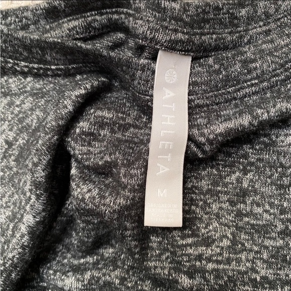 Athleta Black Gray Long Sleeve Relaxed Fit Tunic Top Size Medium - Picture 11 of 12